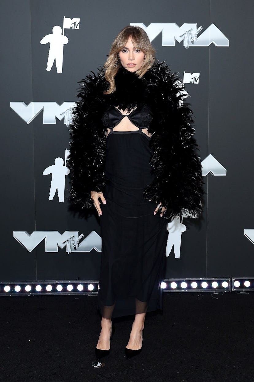 ELMONT, NUEVA YORK - 11 DE SEPTIEMBRE: Suki Waterhouse asiste a los MTV Video Music Awards 2024 en el UBS Aren...