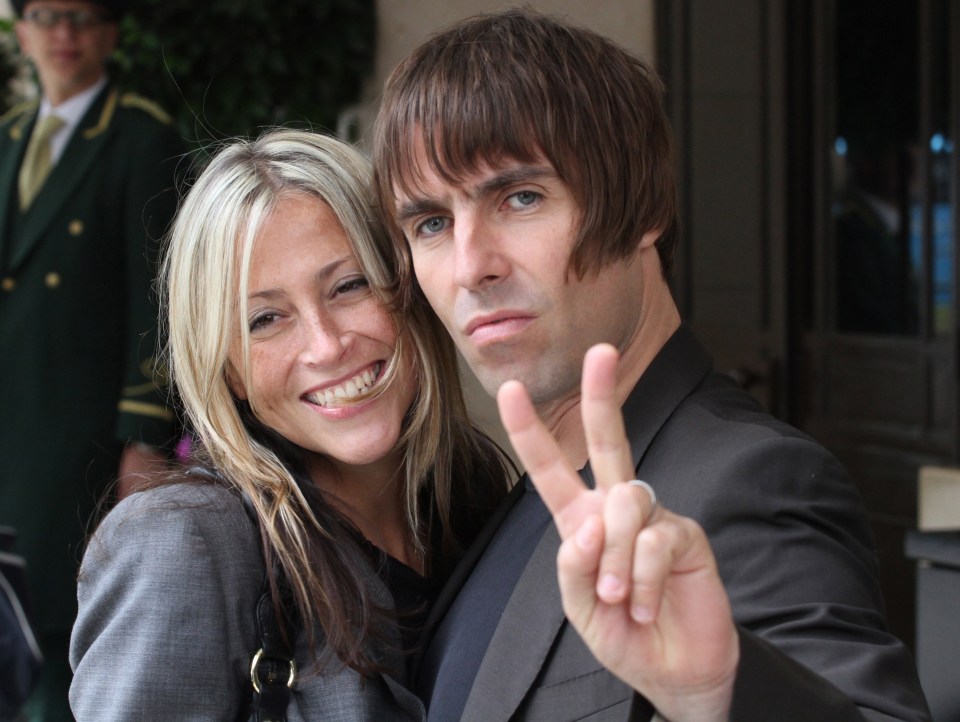 Su madre es la cantante de All Saints, Nicole Appleton.