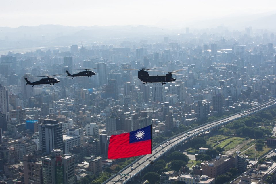 Aviones militares sobrevuelan Taiwán