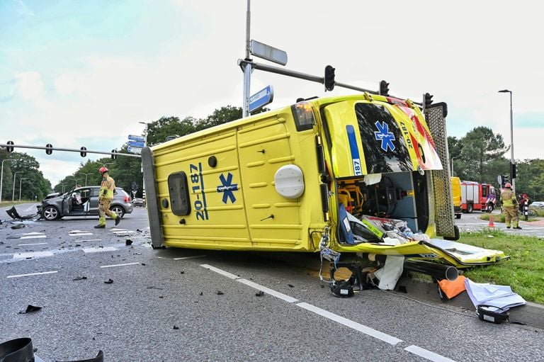 Devastación y un herido en un accidente de ambulancia (foto SQ Vision).