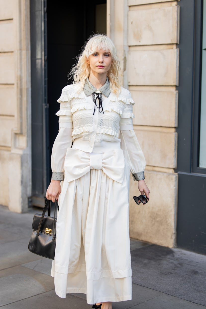 Semana de la moda de Londres primavera/verano 2025 street style belleza 