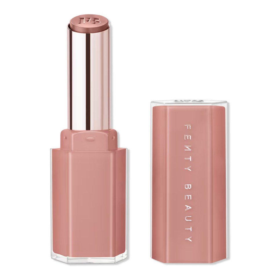 El Gloss Bomb Stix de Fenty Beauty tiene una pigmentación mucho mayor.