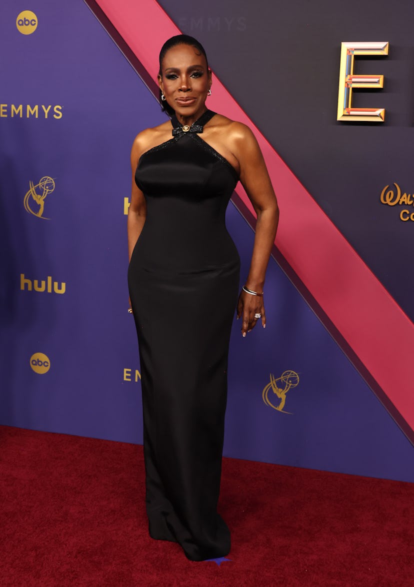 Sheryl Lee Ralph asiste a la 76.ª edición de los premios Primetime Emmy 