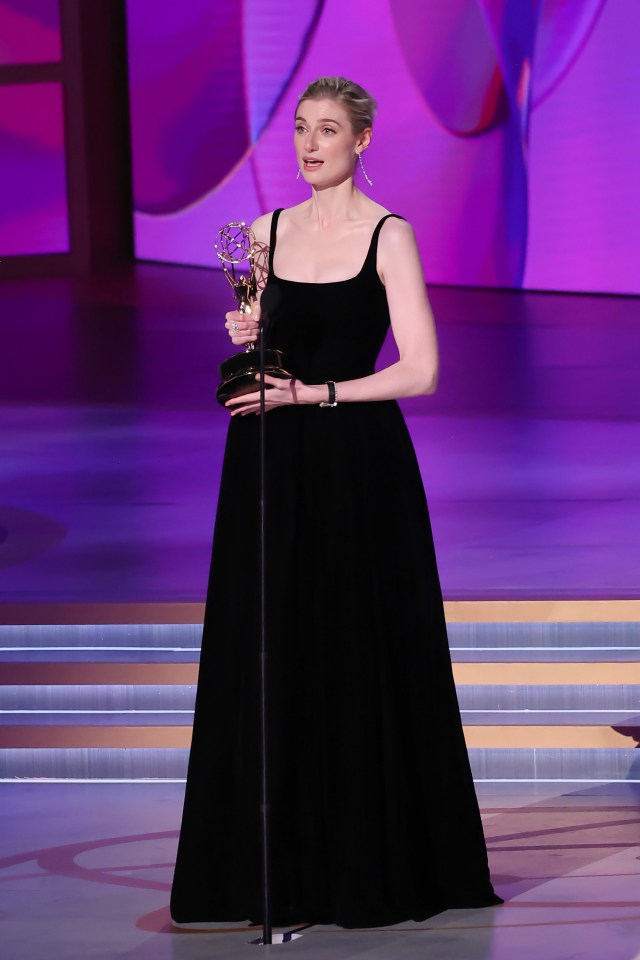 Elizabeth Debicki ganó su primer Emmy como Mejor Actriz de Drama