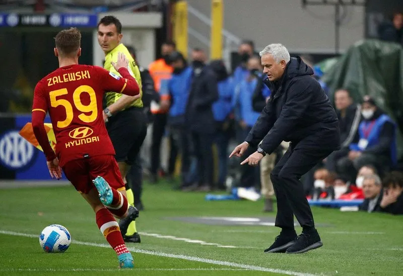 José Mourinho eliminó a Zalewski del equipo juvenil durante la época romana.