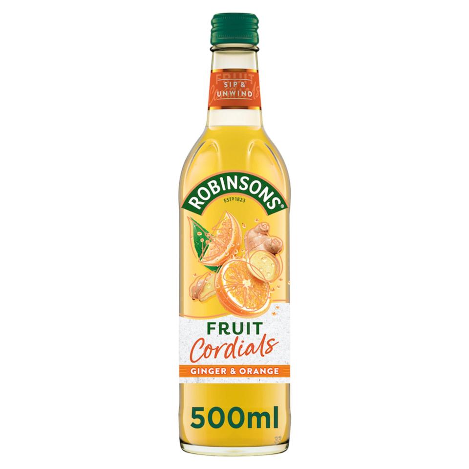 El cordial de frutas de jengibre y naranja Robinsons cuesta £ 3 en Sainsbury's