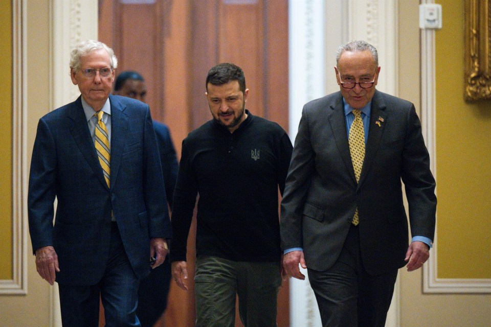 Zelensky también se reunió con líderes del Senado mientras estuvo en Washington.