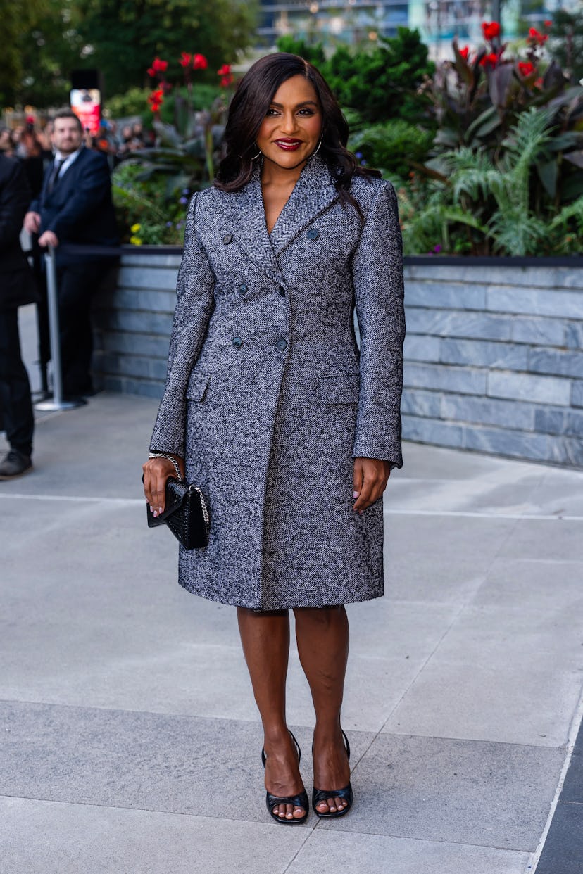 Mindy Kaling en el desfile primavera/verano 2025 de Michael Kors