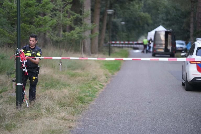 Investigación policial en Maarheeze tras el descubrimiento del cadáver de Maaseik (foto: SQ Vision).