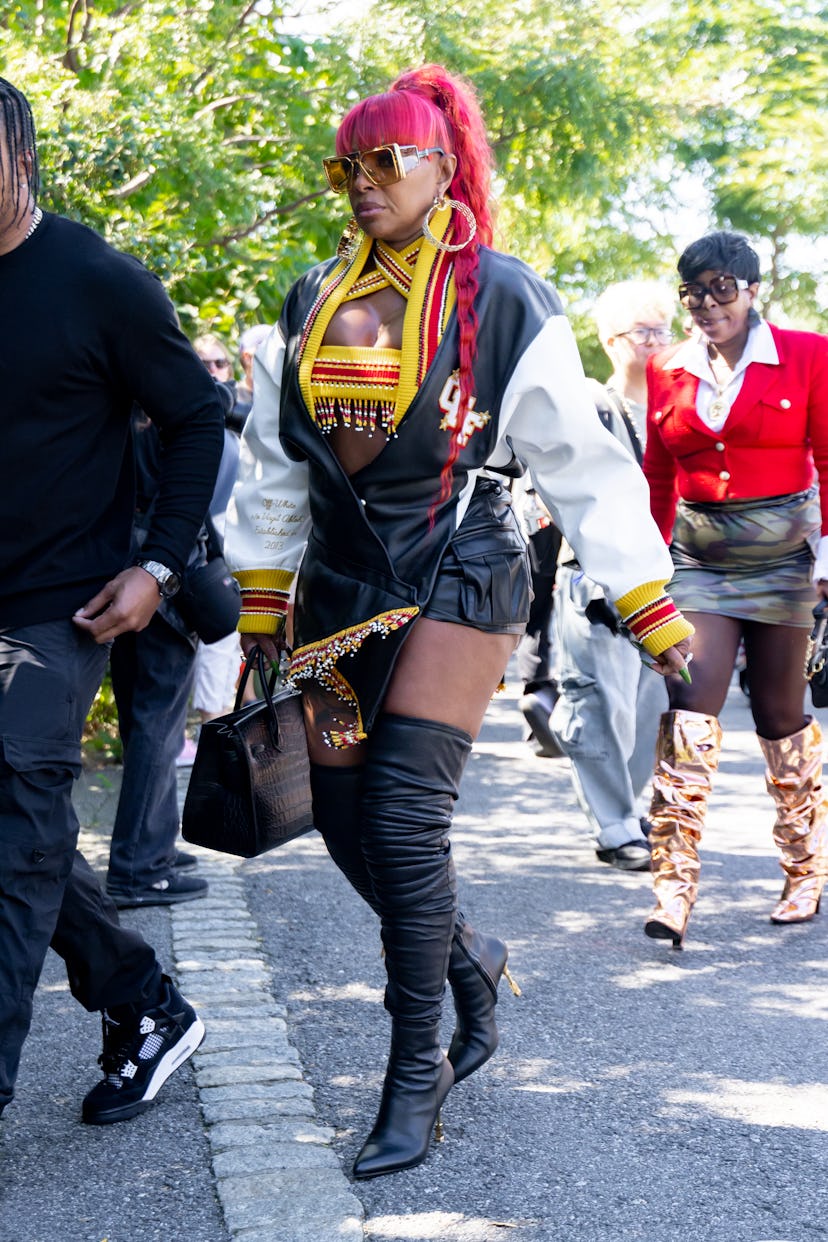 Mary J. Blige en el desfile de Off-White durante la Semana de la Moda de Nueva York 