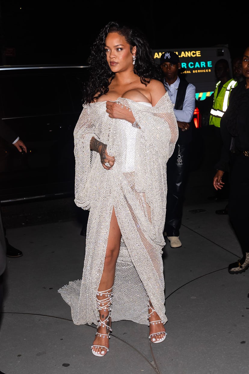 Rihanna en el desfile de Alaïa durante la Semana de la Moda de Nueva York