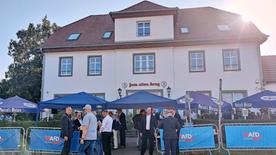 Brandeburgo, Potsdam: La posada " A la vieja jarra" en Potsdam-Marquardt, donde se celebra el partido electoral AfD en Brandeburgo.