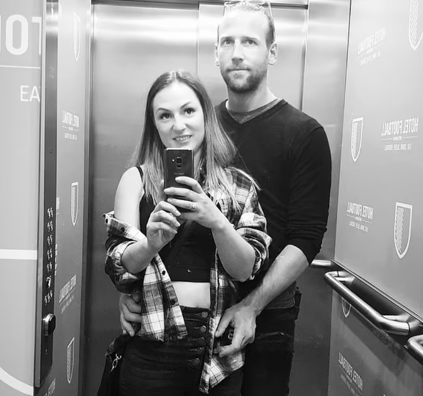 El prometido de Victoria Taylor, Matthew Williams, compartió una conmovedora fotografía de la pareja.