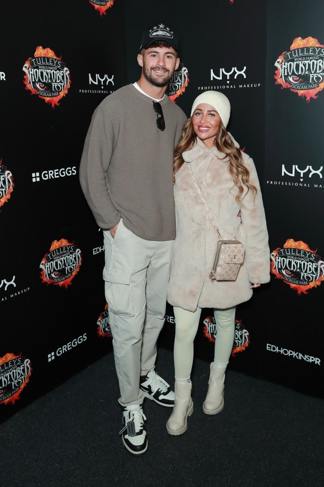 Ciaran y Nicole estuvieron en el sur durante los últimos días: la pareja fotografiada ayer en el Shocktober Fest de Tulley.