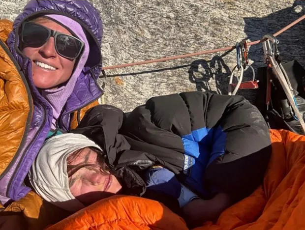 Fay y Michelle tomaron esta fotografía cuando estaban a salvo en el campamento base de los rescatistas franceses.