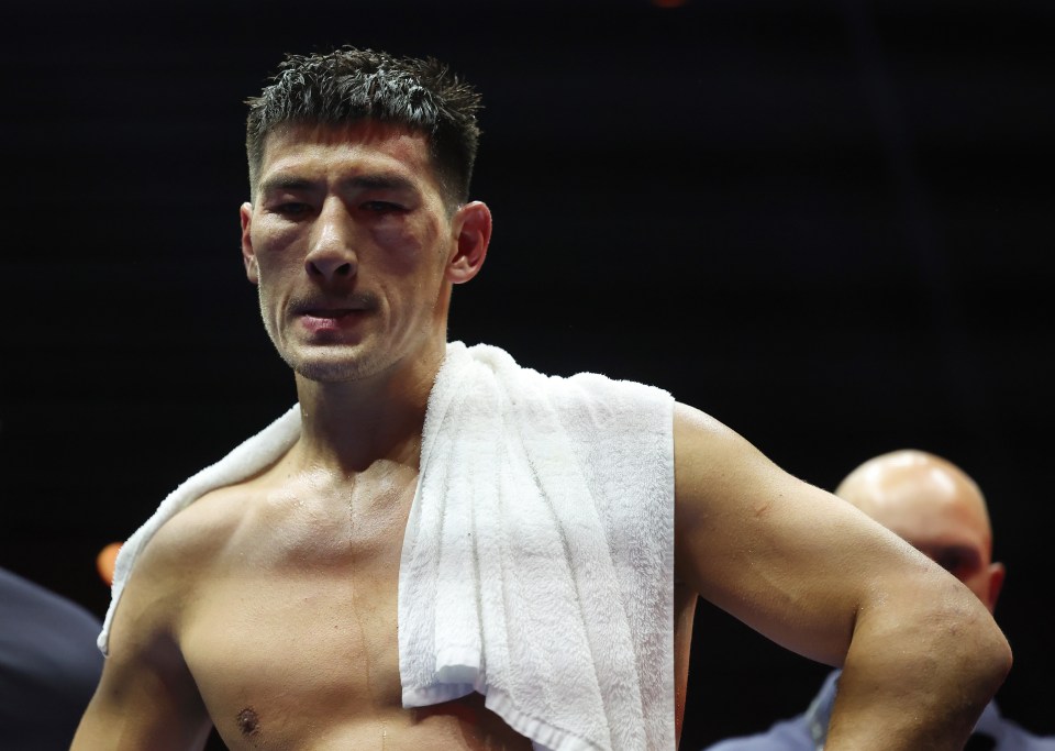 Pero los fanáticos estaban furiosos por el cuadro de mando en la pelea contra Dmitry Bivol.