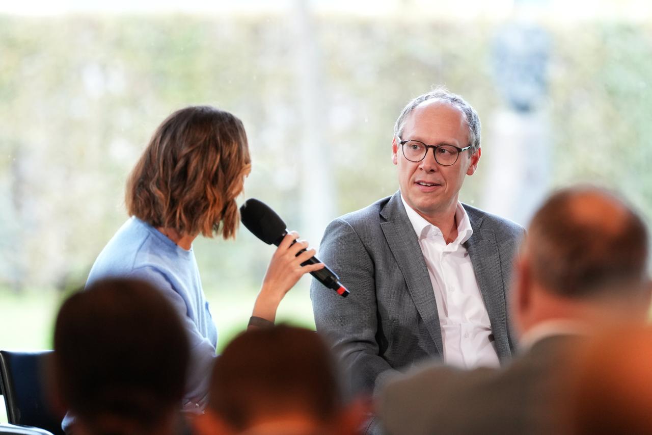 Mark Schober, presidente de la junta directiva de la Federación Alemana de Balonmano en la conferencia de deportes de equipo femeninos en Berlín