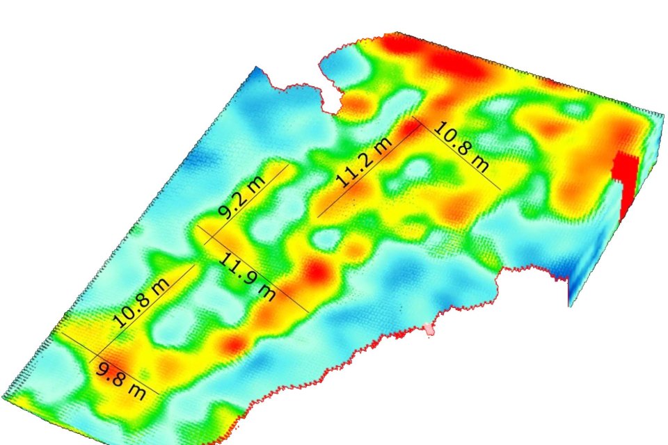 Las imágenes muestran las dimensiones de la supuesta embarcación.