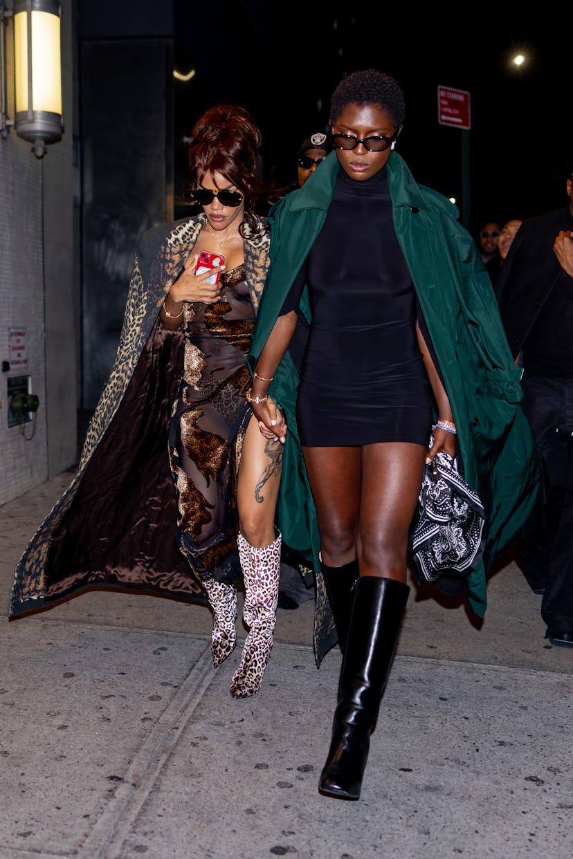 NUEVA YORK, NUEVA YORK - 15 DE OCTUBRE: Teyana Taylor y Jodie Turner-Smith son vistas en Meatpacking en octubre...