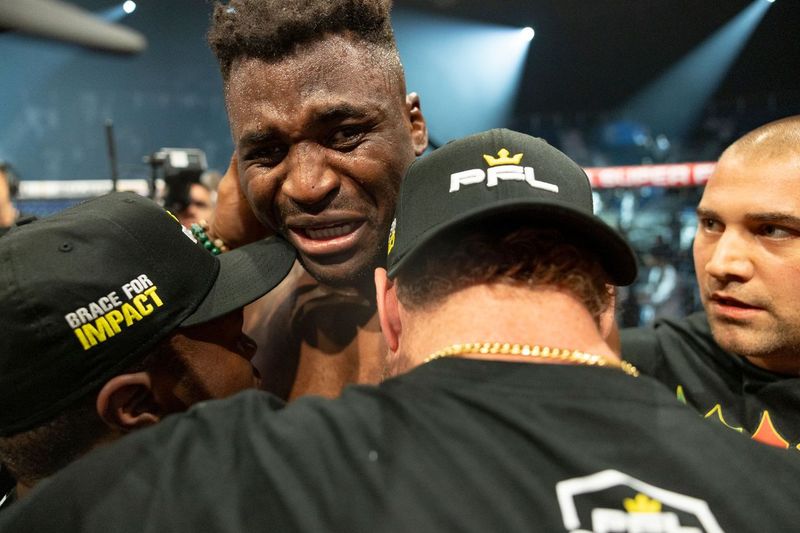 Ngannou estaba lleno de emoción.