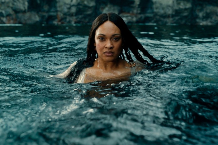 Cynthia Addai-Robinson como la reina regente Míriel en 'Los anillos del poder'