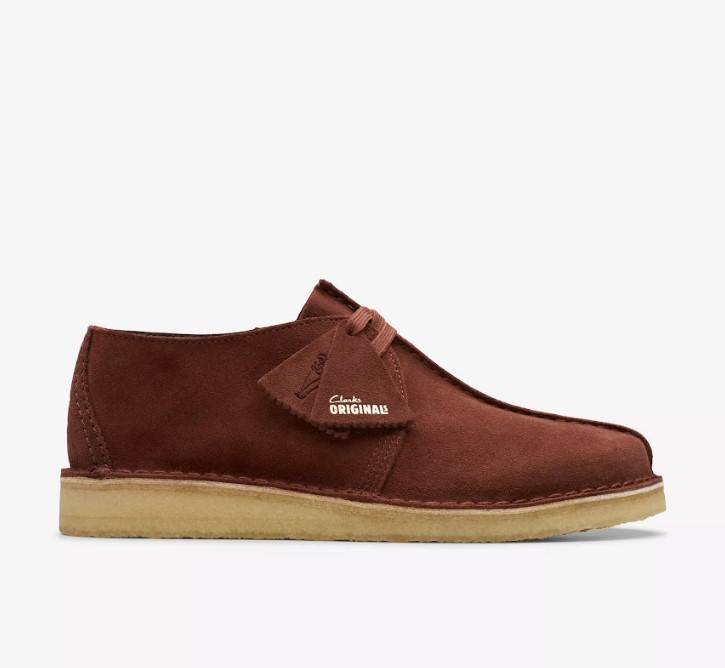 Estos zapatos de ante Clarks están actualmente a mitad de precio