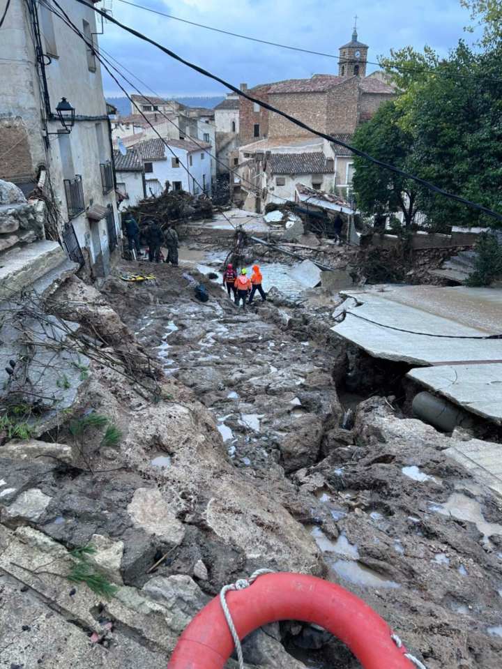 Las operaciones de rescate continúan en varias ciudades