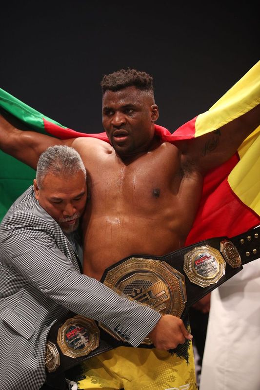 Ngannou venció a Renan Ferreira en una ronda