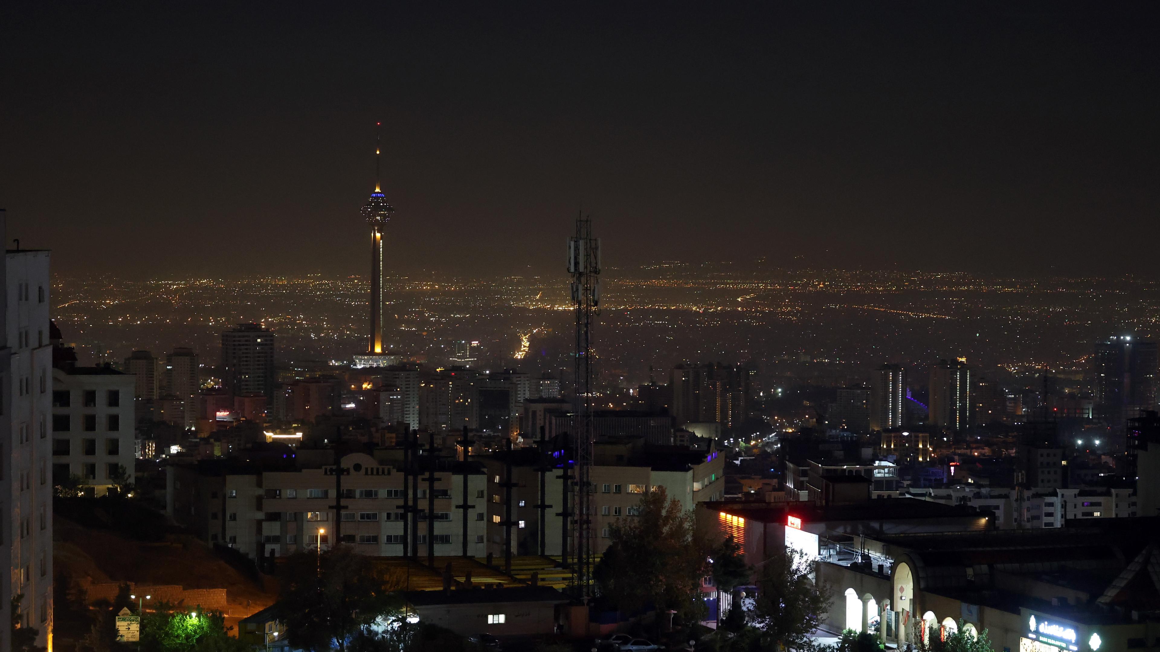 Teherán de noche