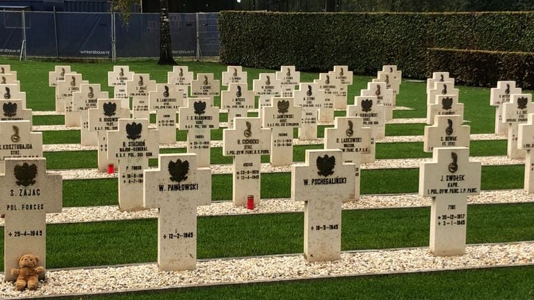 Tumbas de polacos caídos en territorio holandés, cementerio de Ettensebaan Breda (foto: Willem-Jan Joachems)