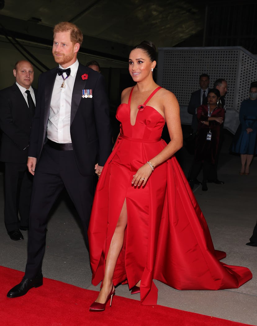 Meghan Markle vestido rojo Carolina Herrera 2021