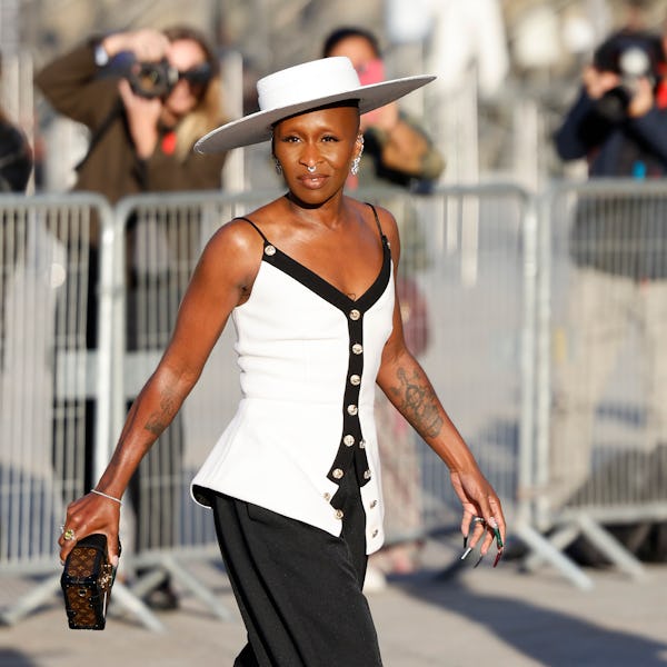 Cynthia Erivo se ve fuera del desfile Primavera/Verano 2025 de Louis Vuitton