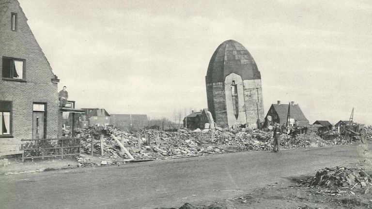 Torre de agua destruida Steenbergen (foto: archivo) 