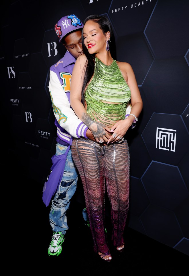 En la foto con su pareja A$AP Rocky, Rihanna ha construido un imperio impresionante