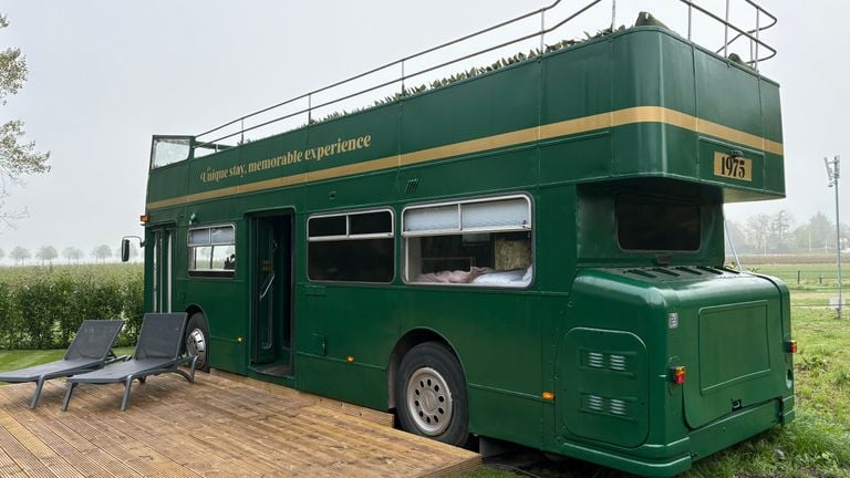 El autobús está junto a la zona de autocaravanas (foto: Erik Peteers)