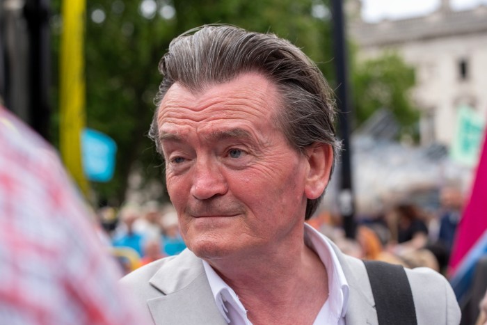 Feargal Sharkey, activista por el agua y ex estrella de rock