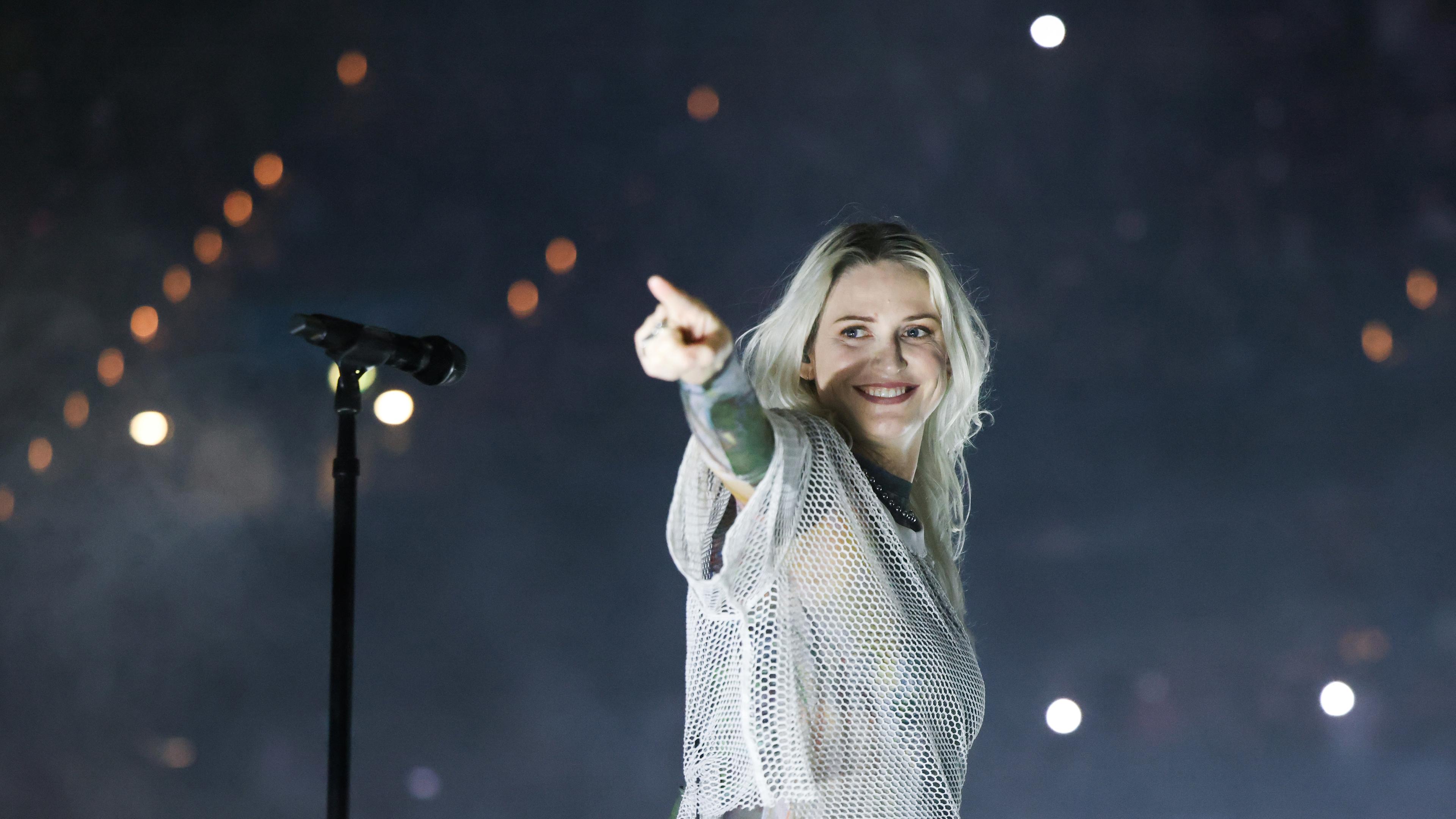 Archivo: Emily Armstrong de la banda estadounidense Linkin Park en un concierto en el Barclays Arena. 