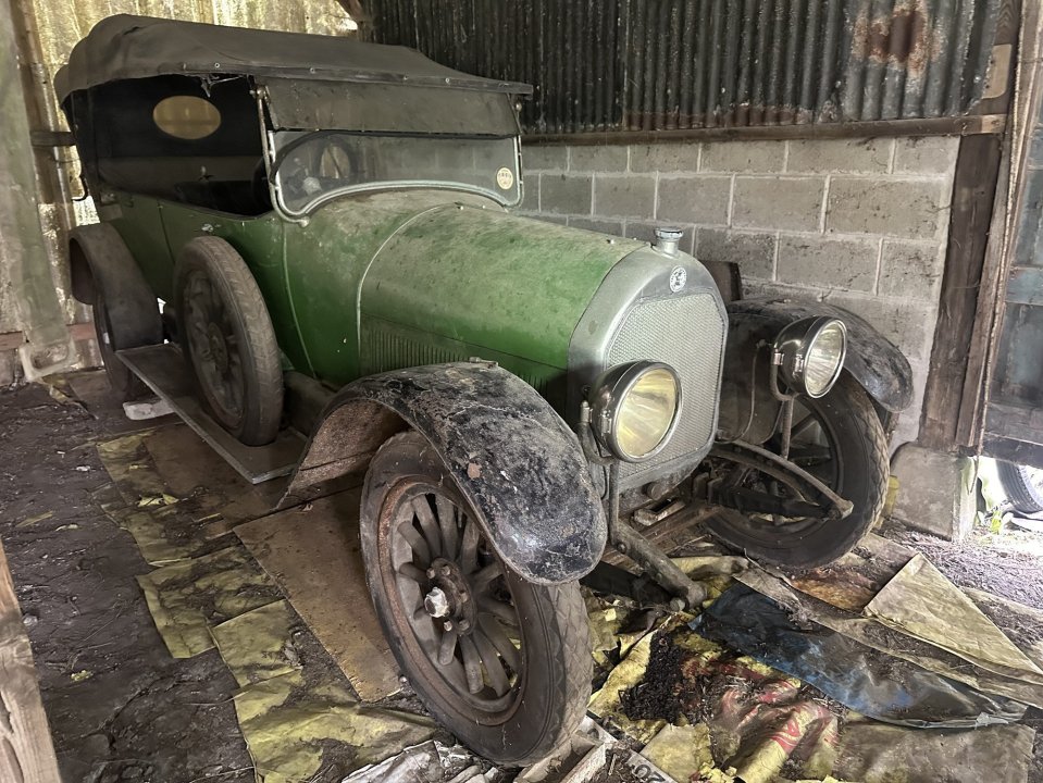 El precioso Talbot verde es de 1921.