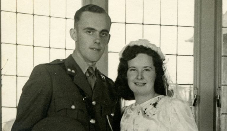 La foto de boda de Ton es de sus padres Jo Bastings y Maria Hubertus. 