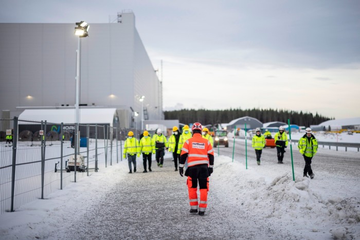 Trabajadores de la gigafábrica de Northvolt cerca de la ciudad de Skellefteå