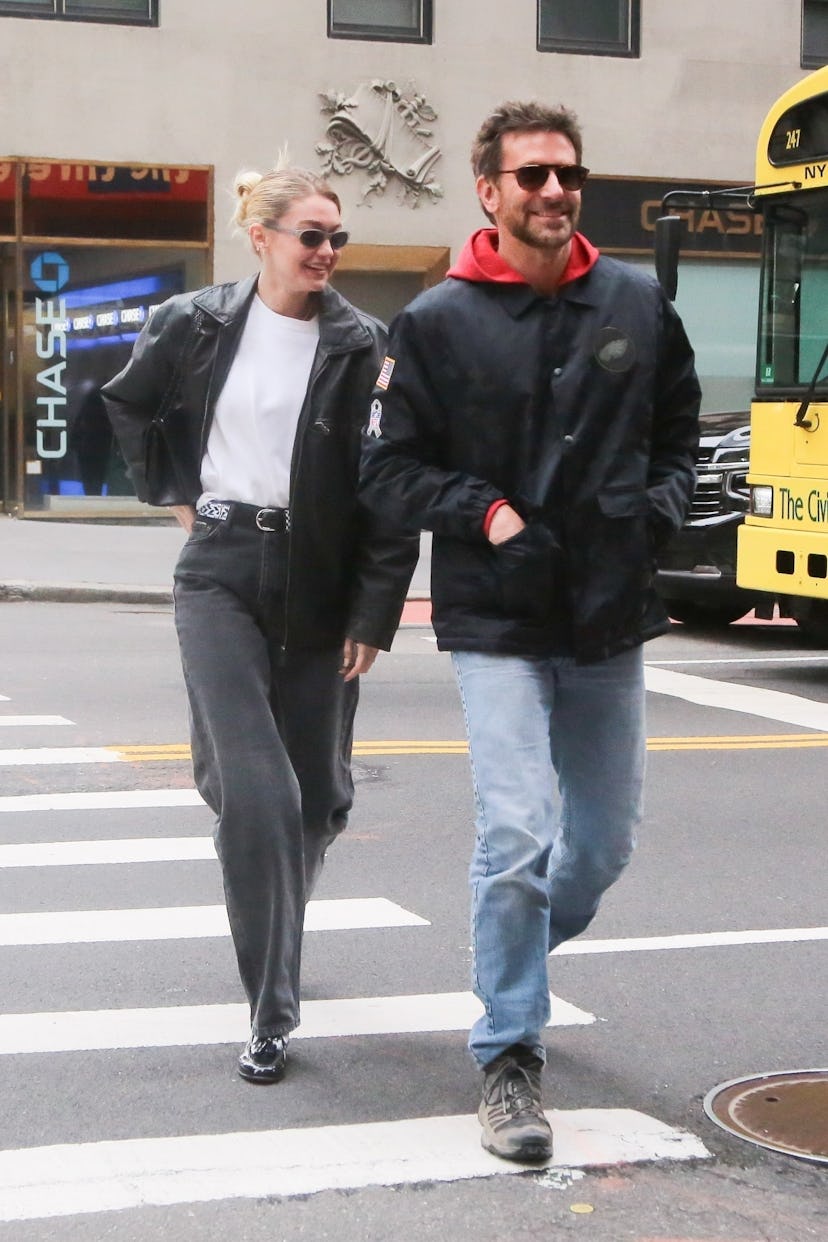 Bradley Cooper y Gigi Hadid combinan looks de street style