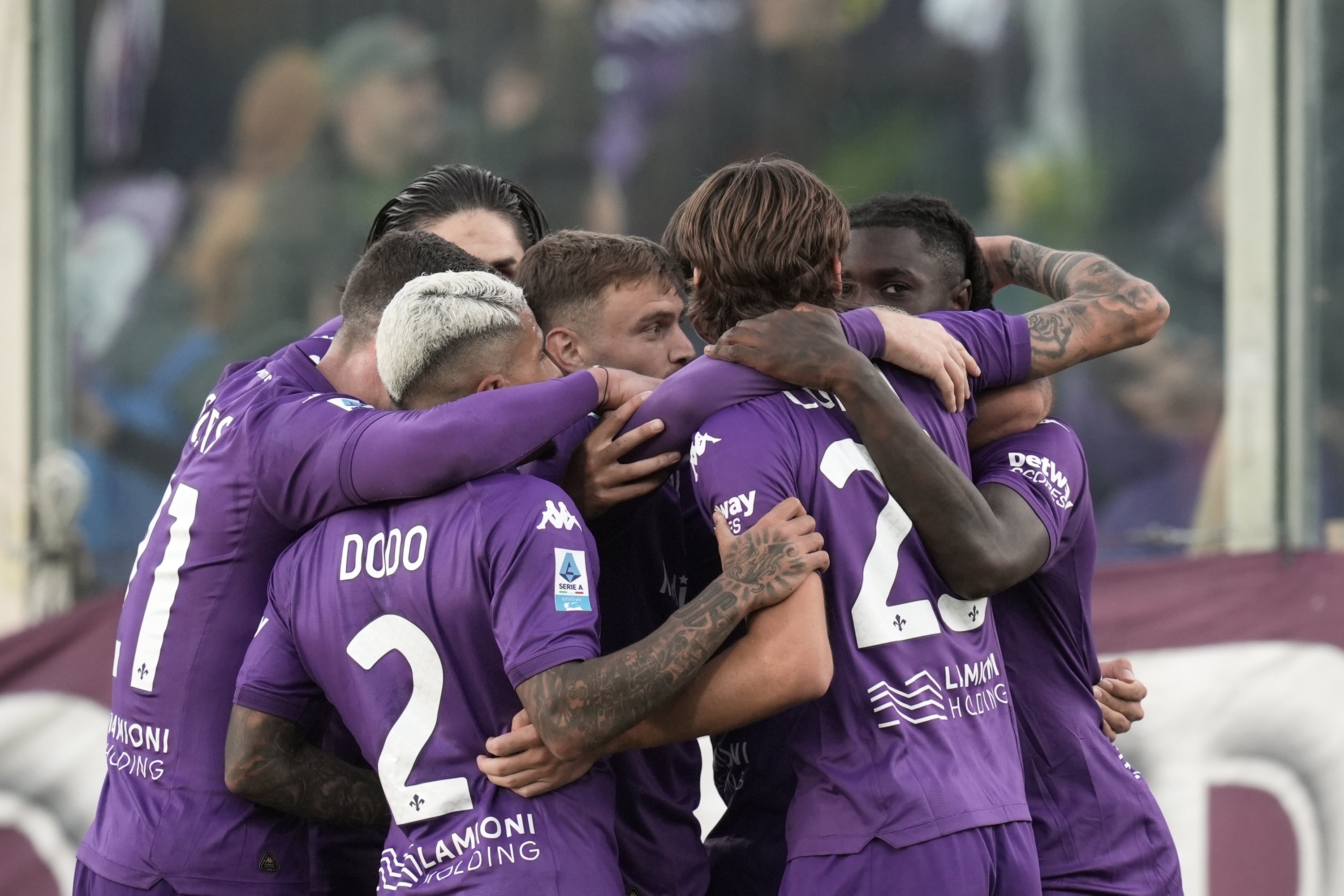 Moise Kean de Fiorentina celebra después de marcar el gol 2-1 para su equipo durante el partido Serie A Enilive 2024/2025 entre Fiorentina y Verona - Serie A Enilive en el Estadio Artemio Franchi - Deporte, Fútbol - Florencia, Italia - Domingo 10 de noviembre de 2024 ( Foto de Massimo Paolone/LaPresse)