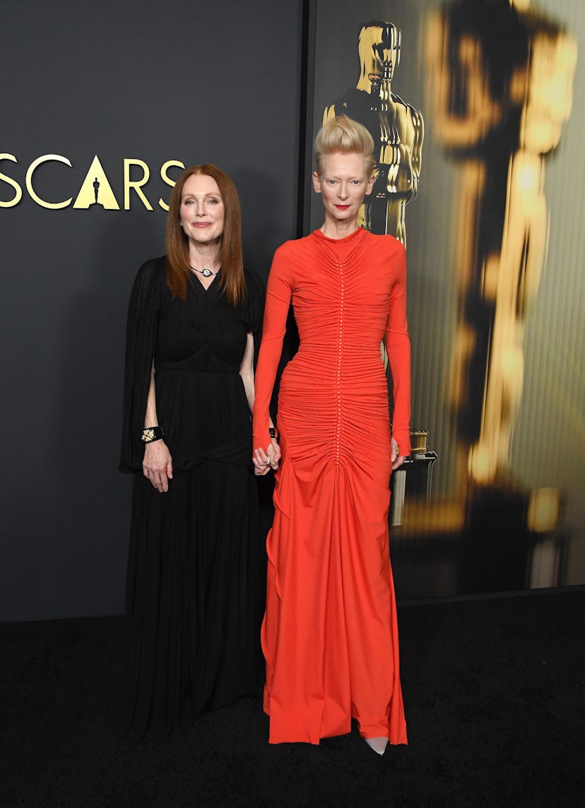 Julianne Moore y Tilda Swinton asisten a los Premios Gobernadores 2024