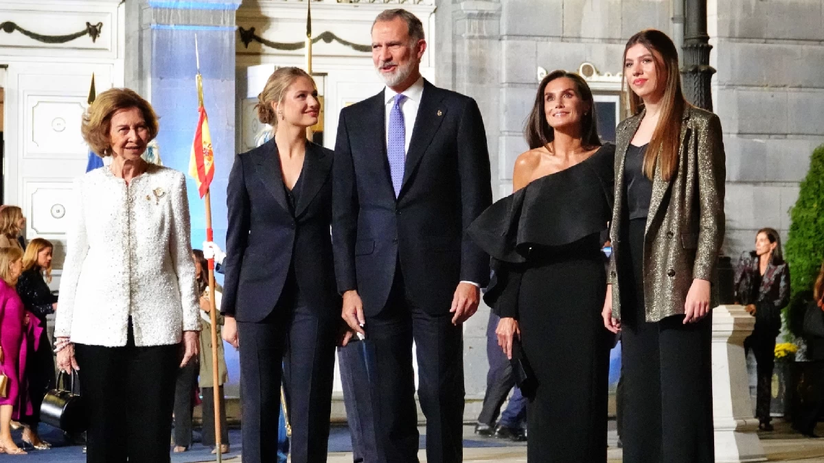 Letizia de España “flamenquera”, Leonor institucional y Sofía dorada: el glamour se vuelve regio