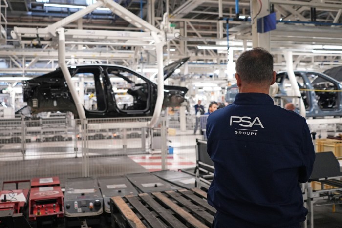 Una línea de montaje de Peugeot en Sochaux, Francia