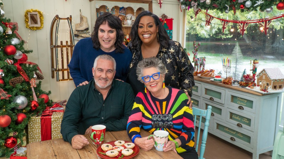 Noel, Paul, Alison y Prue esperan con ansias el Christmas Bake Off