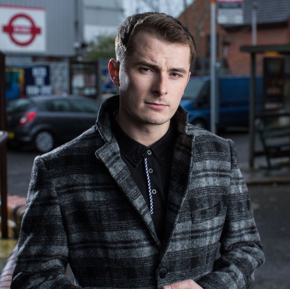 Max Bowden es el último Ben Mitchell pero ciertamente no es el primero.