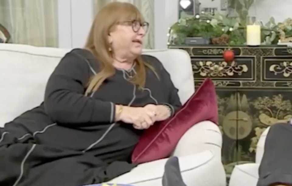 Sue Sheehan contó en el episodio de Gogglebox del viernes cómo se estaba adaptando a la vida con parálisis de Bell.