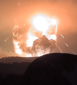 Una nube en forma de hongo estalló esta noche sobre Siria