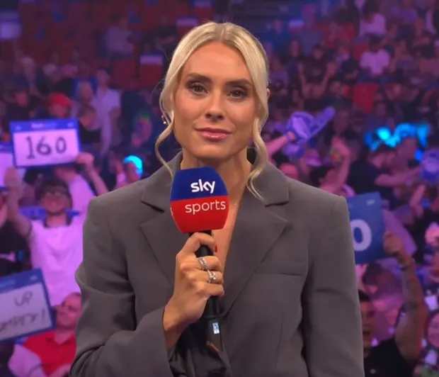 Emma Paton presenta dardos para Sky Sports